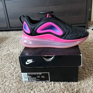 Nike air max 720, 6y/ 7.5w